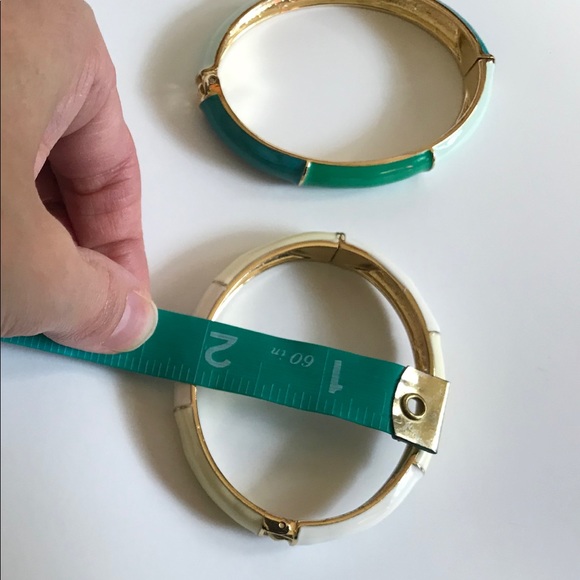 Set of 2 Hinged Bracelets - Picture 7 of 8